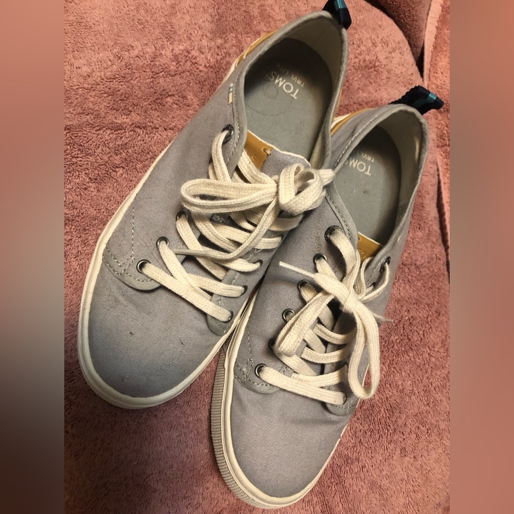 Tom’s Lavender Comfort Sneakers